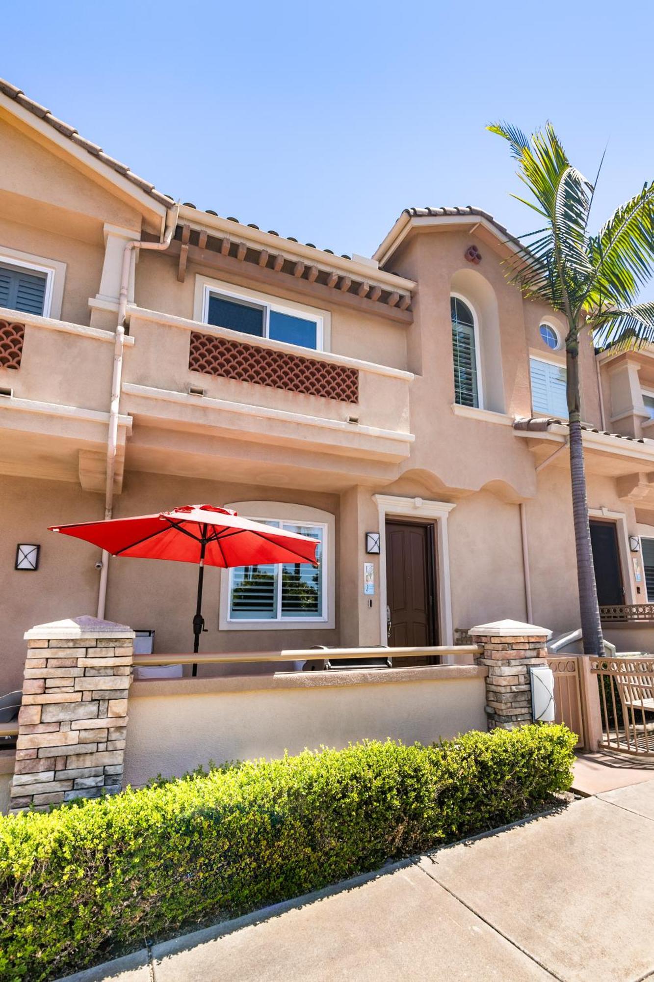 Village Escape 3-bed 2,5-bath Steps From The Holiday home