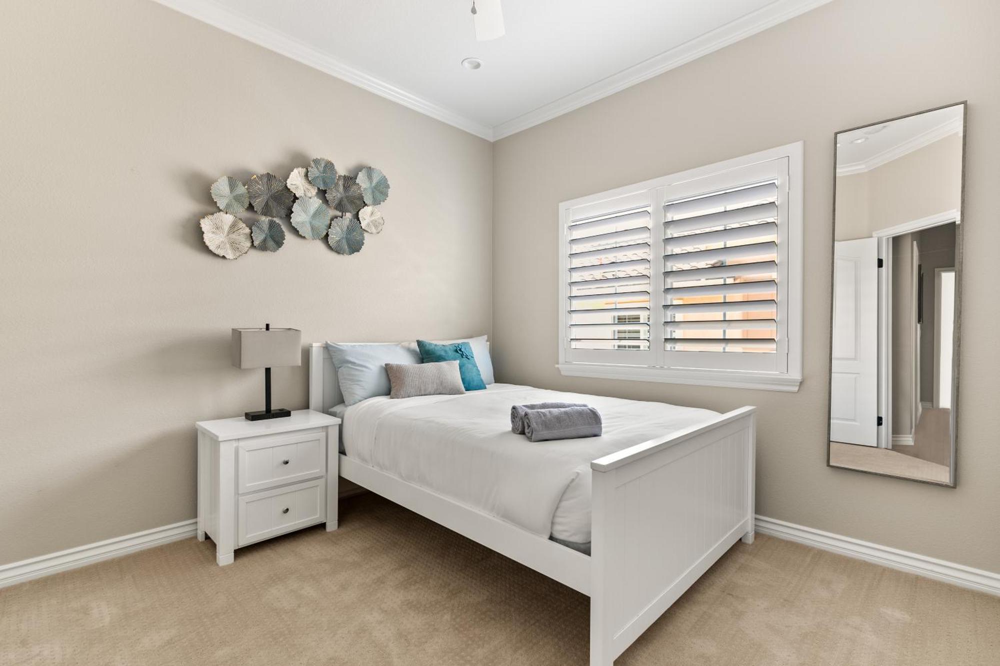 Village Escape 3-bed 2,5-bath Steps From The