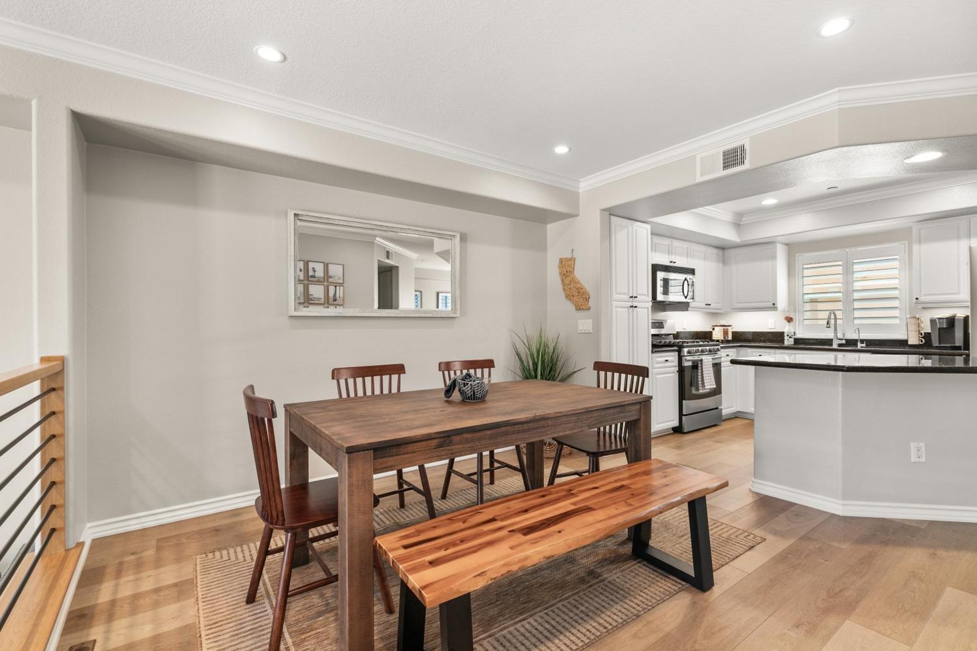 Village Escape 3-bed 2,5-bath Steps From The Carlsbad