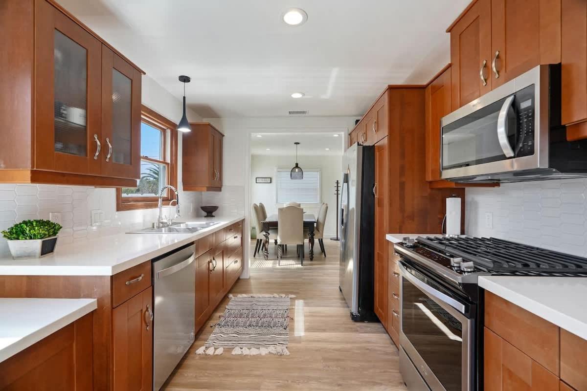 Coastal Palm Haven - With Hot Tub Carlsbad