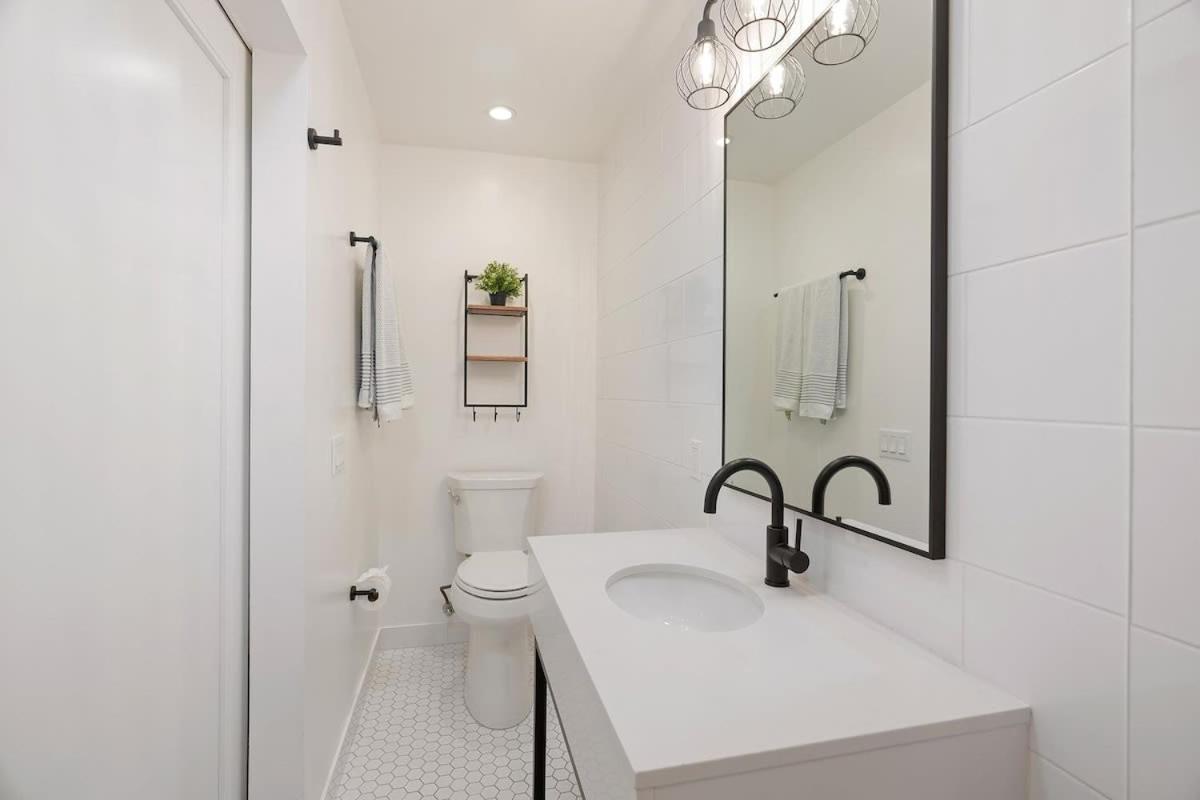 Coastal Palm Haven - With Hot Tub * Carlsbad