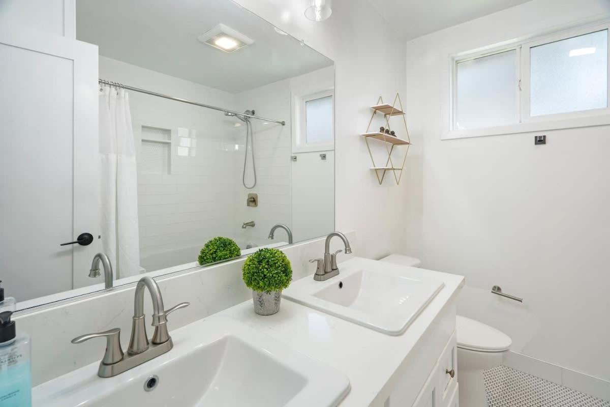 Coastal Palm Haven - With Hot Tub Holiday home *
