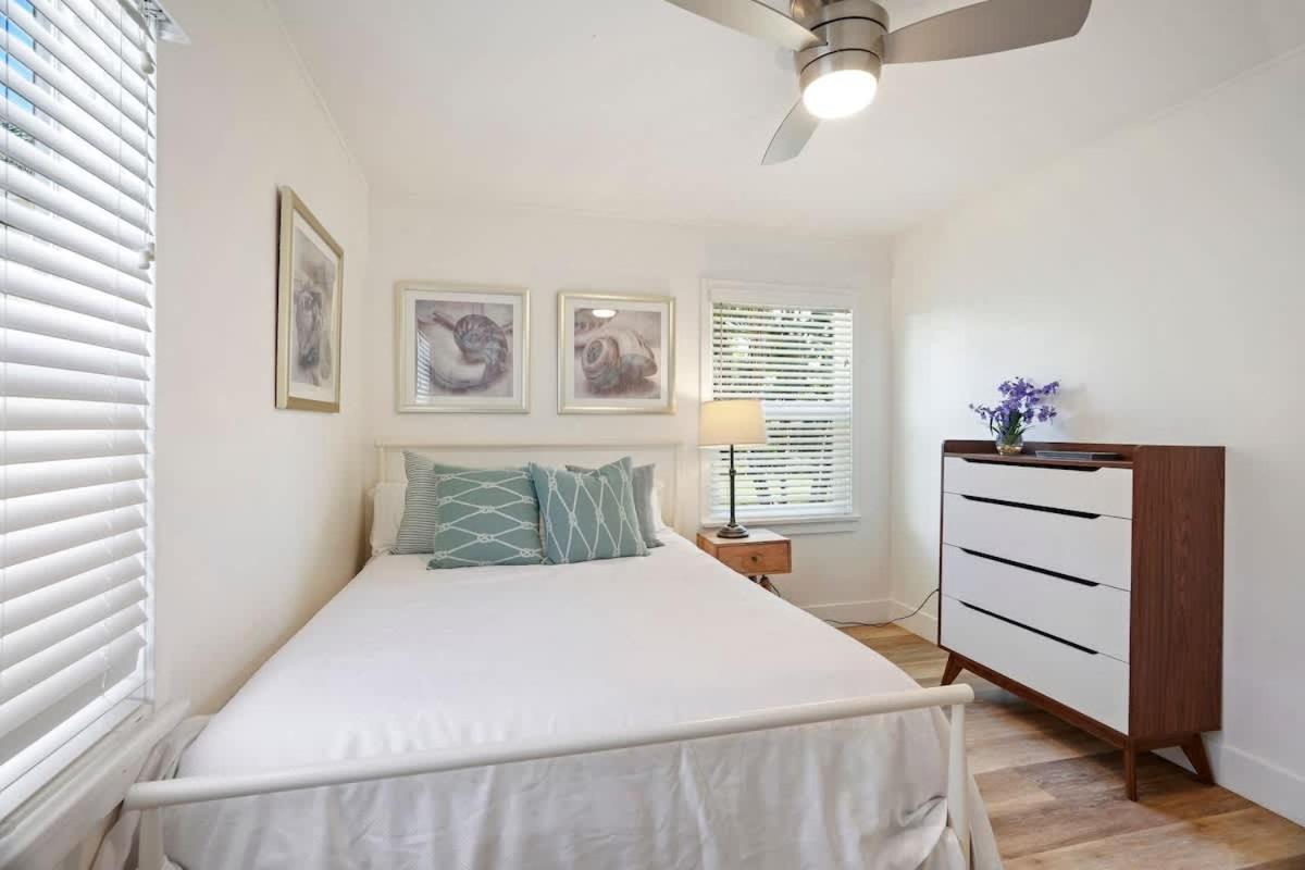 Coastal Palm Haven - With Hot Tub Holiday home *