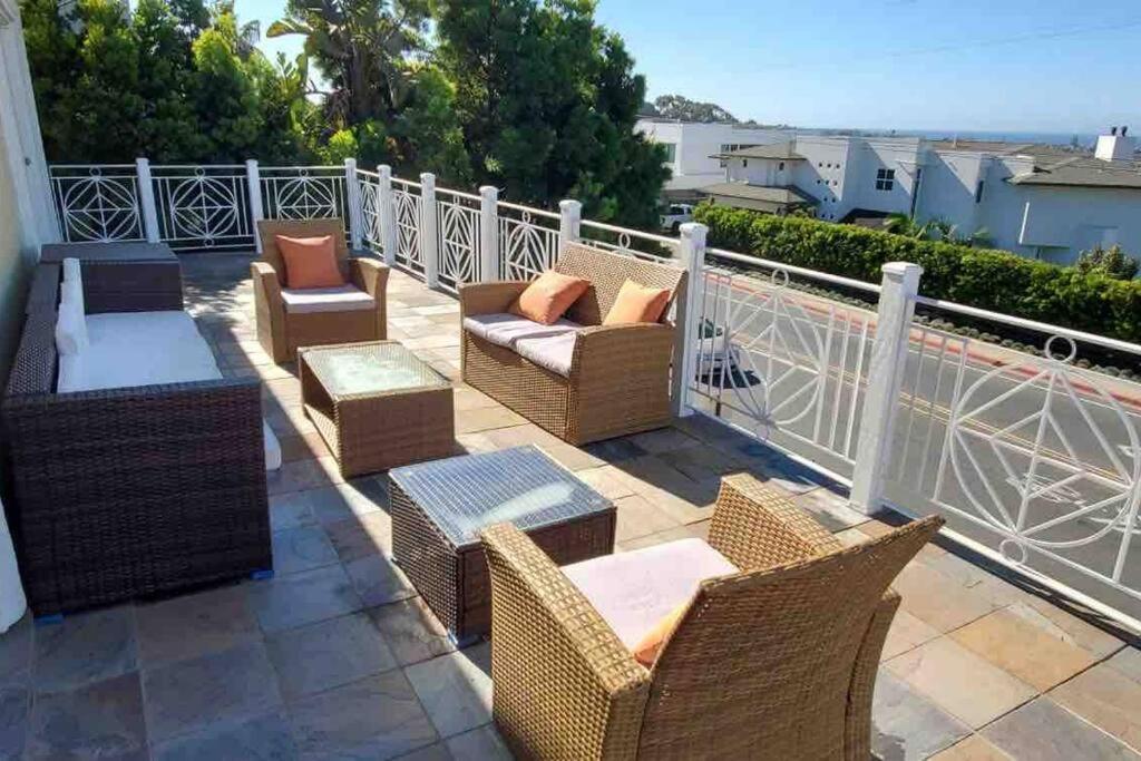 Ocean Views From Beach-themed Gem By Village! Holiday home