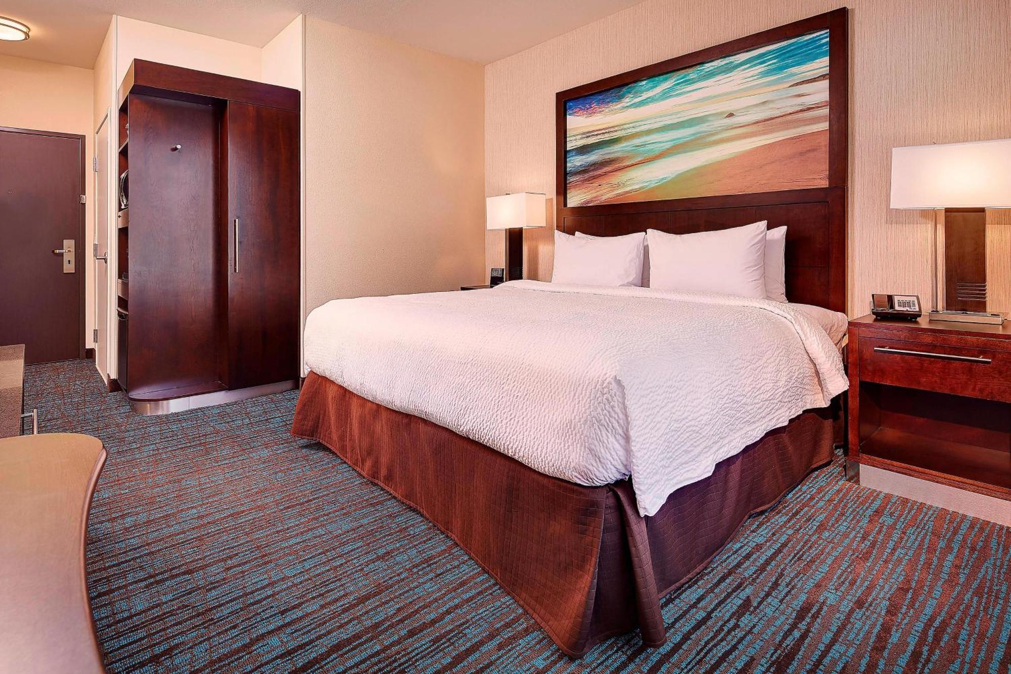 Hotel Fairfield & By Marriott San Diego 3*
