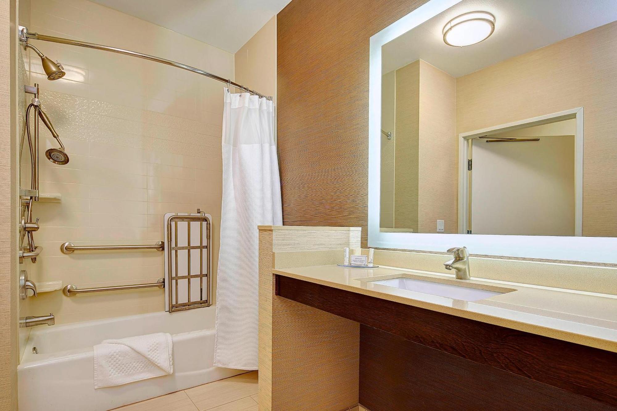 Fairfield & By Marriott San Diego 3* Carlsbad