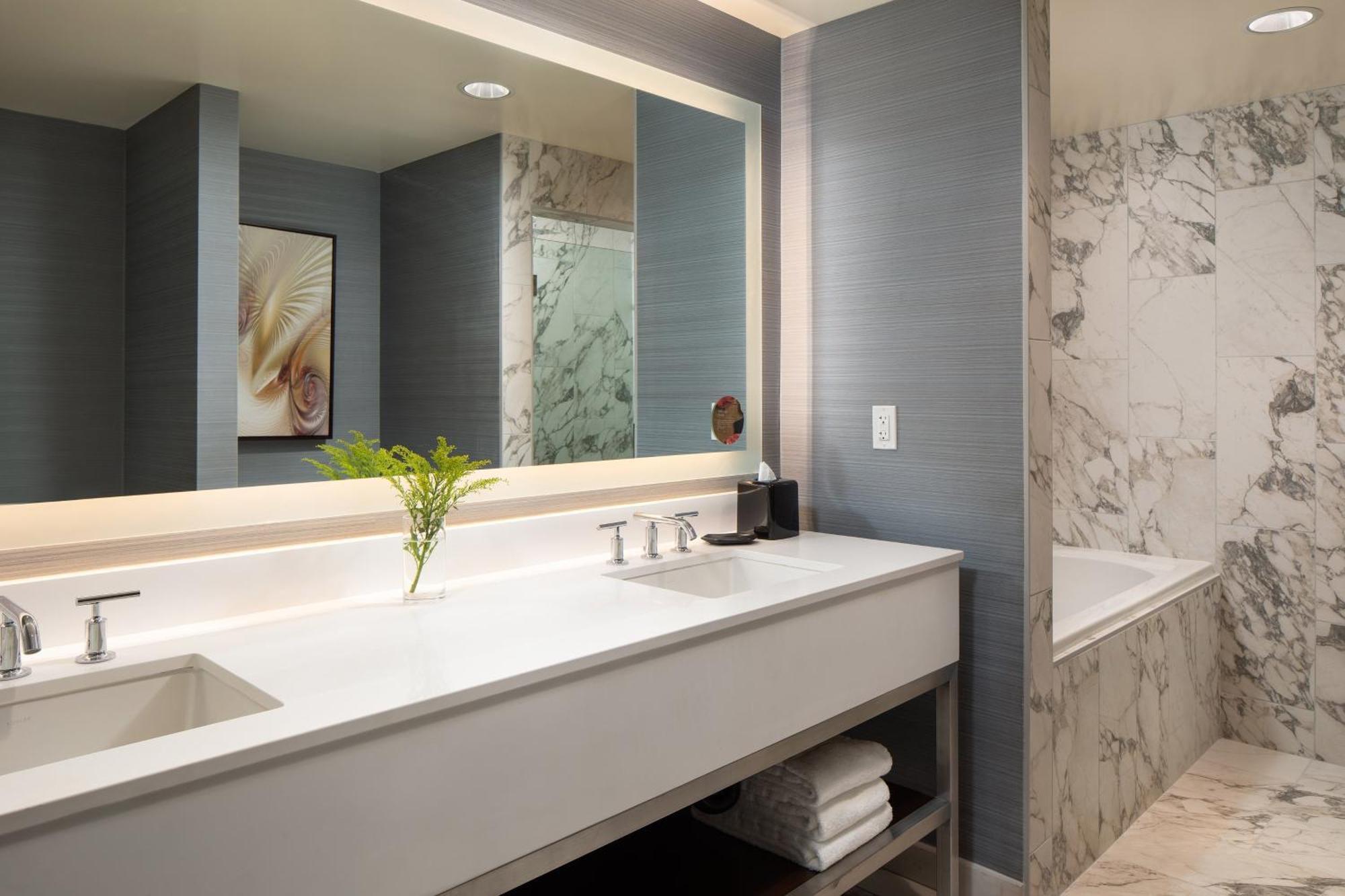 The Westin & Hotel 4*