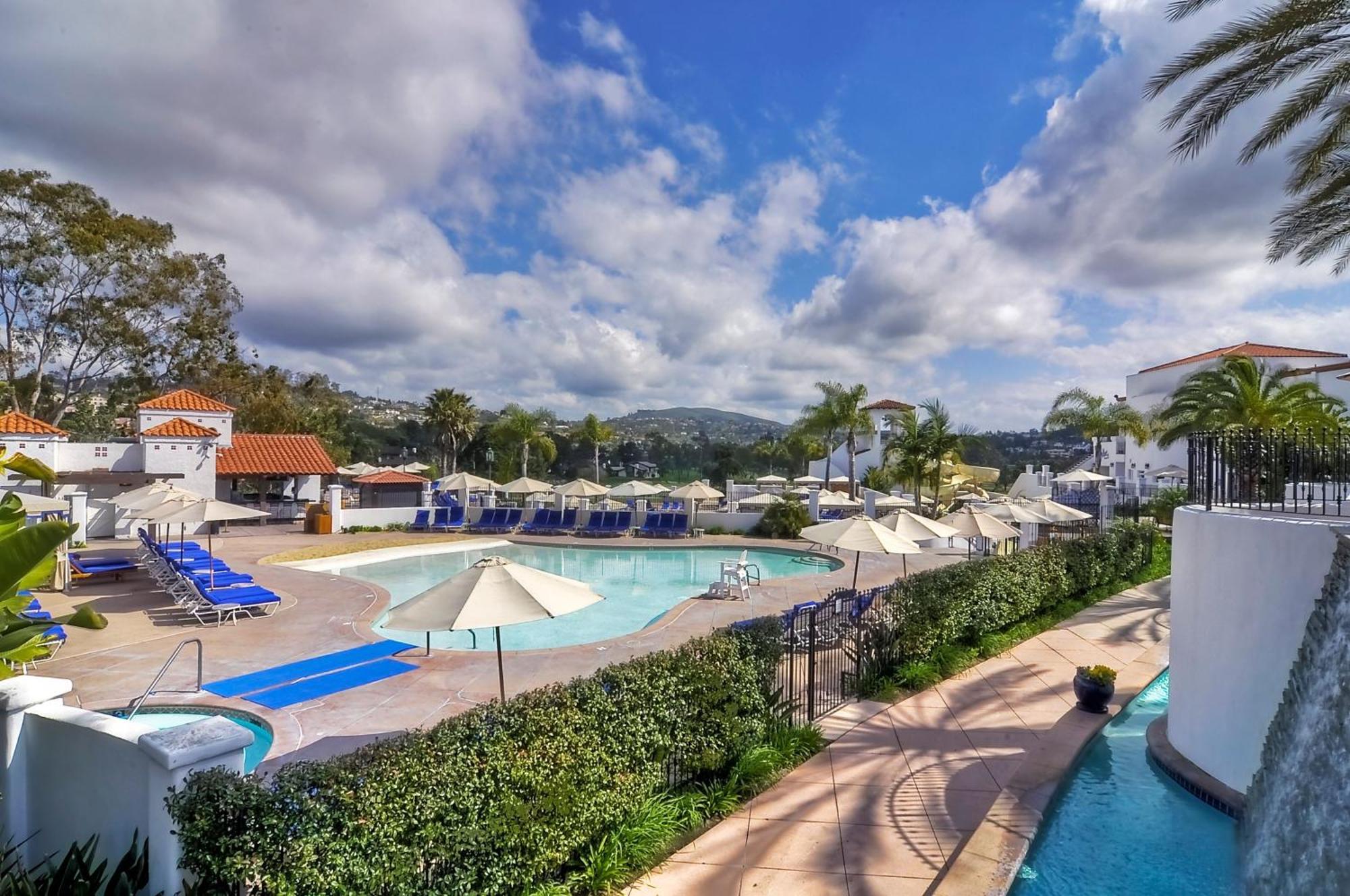 La Costa Pool Bbq Gated Parking