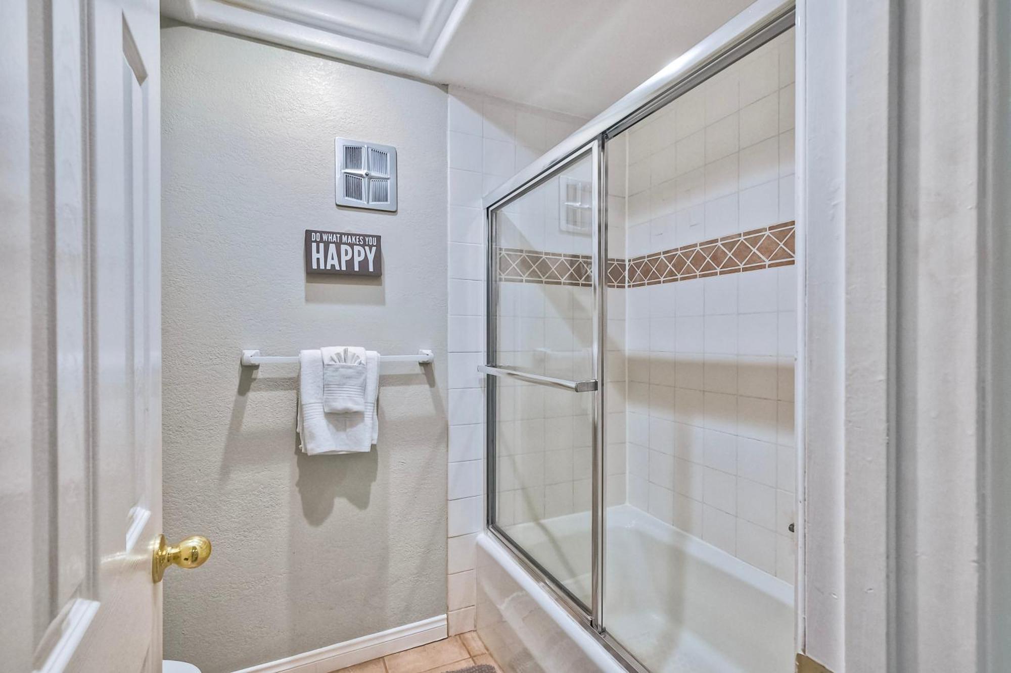 La Costa Pool Bbq Gated Parking Apartment