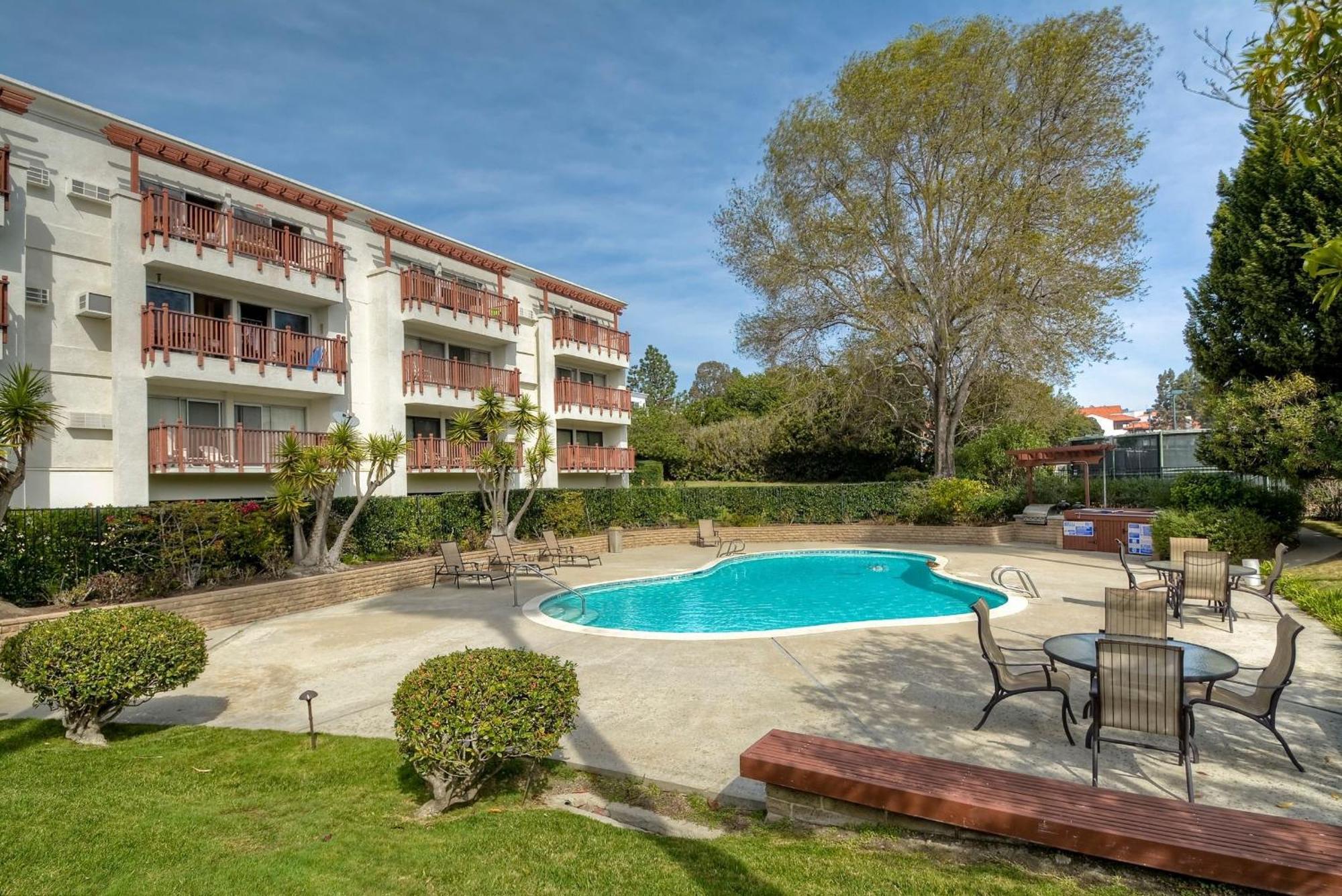 Apartment La Costa Pool Bbq Gated Parking