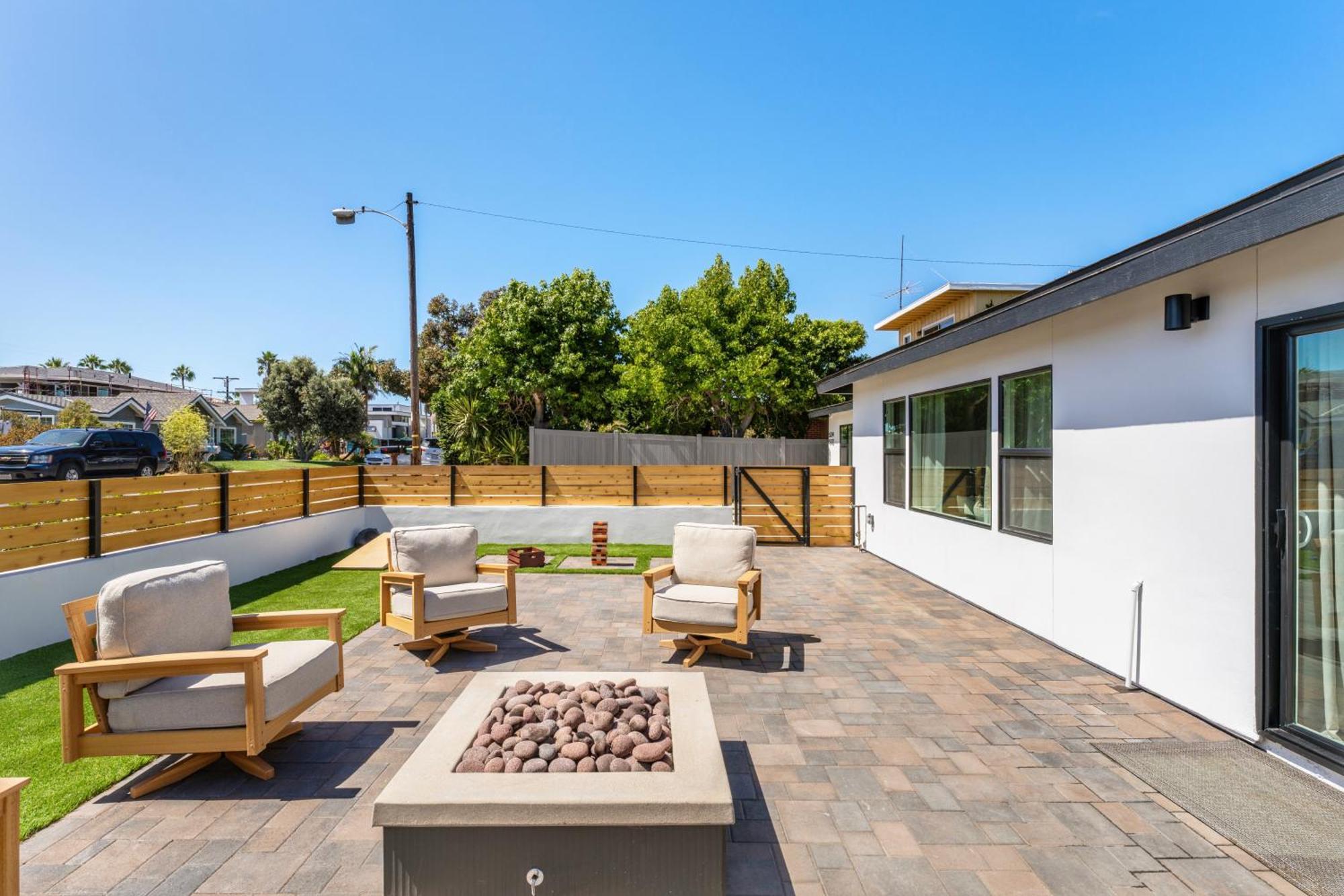 Coastal Escape Walk To Beach, Hot Tub, Fire Pits Holiday home *