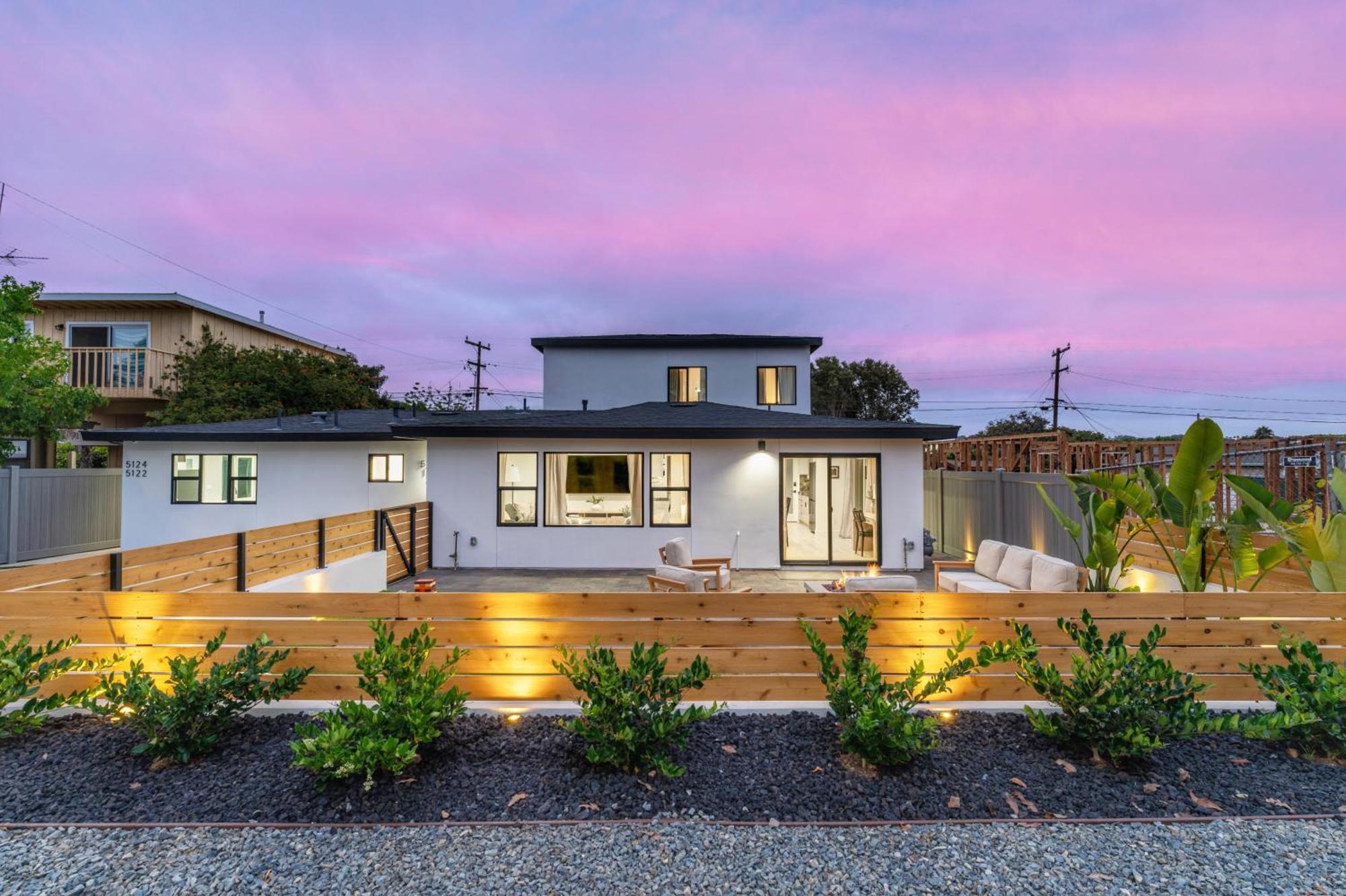 Coastal Escape Walk To Beach, Hot Tub, Fire Pits