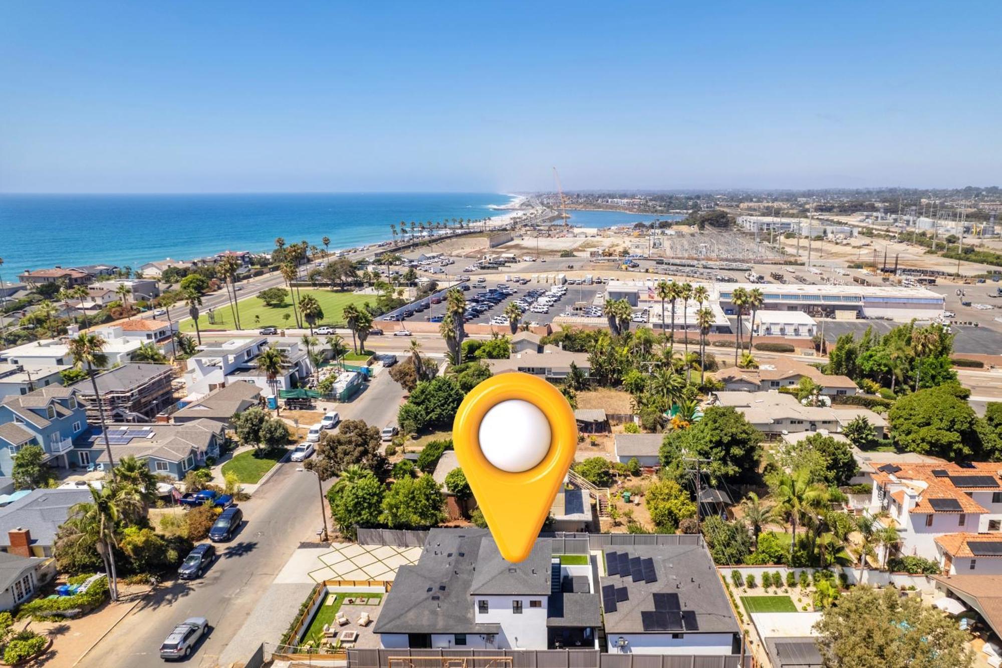 Coastal Escape Walk To Beach, Hot Tub, Fire Pits Holiday home Carlsbad