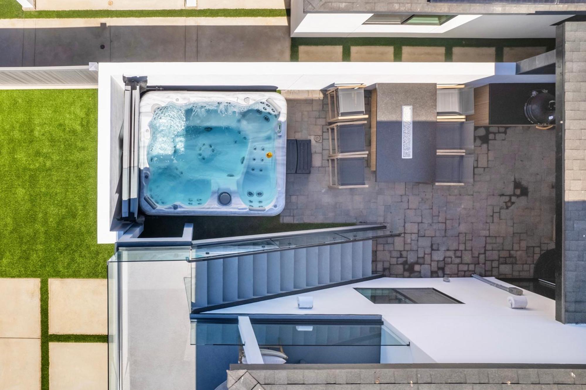 Holiday home Coastal Escape Walk To Beach, Hot Tub, Fire Pits Carlsbad