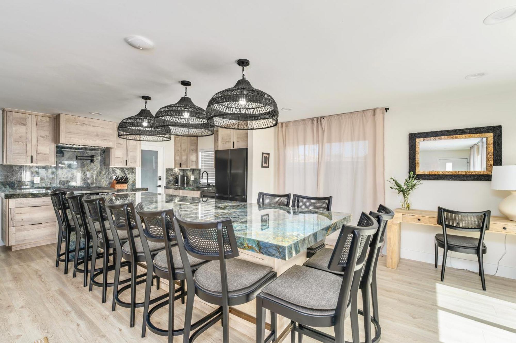 Coastal Escape Walk To Beach, Hot Tub, Fire Pits *