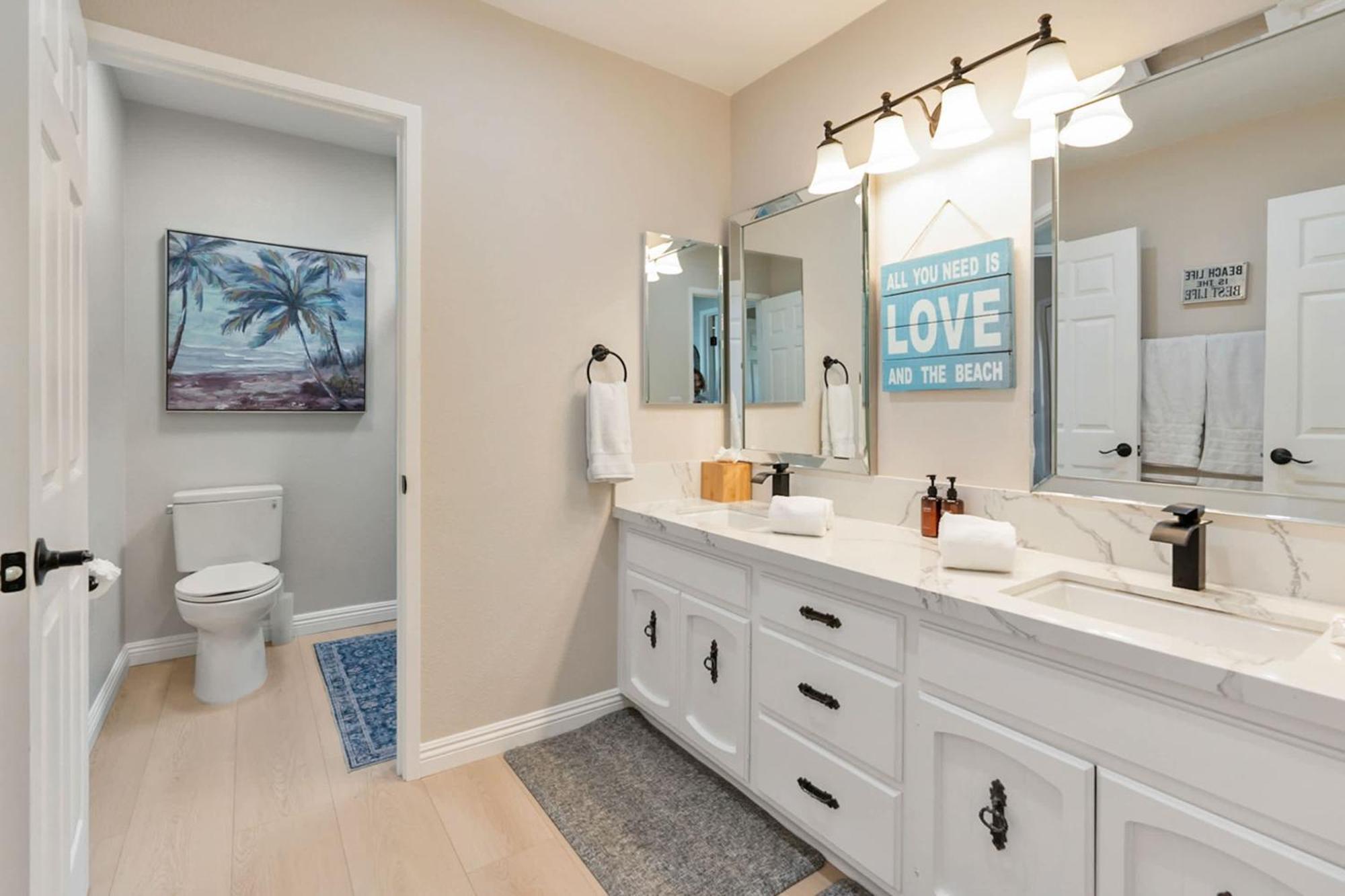 Beachfront In - Remodeled Holiday home *