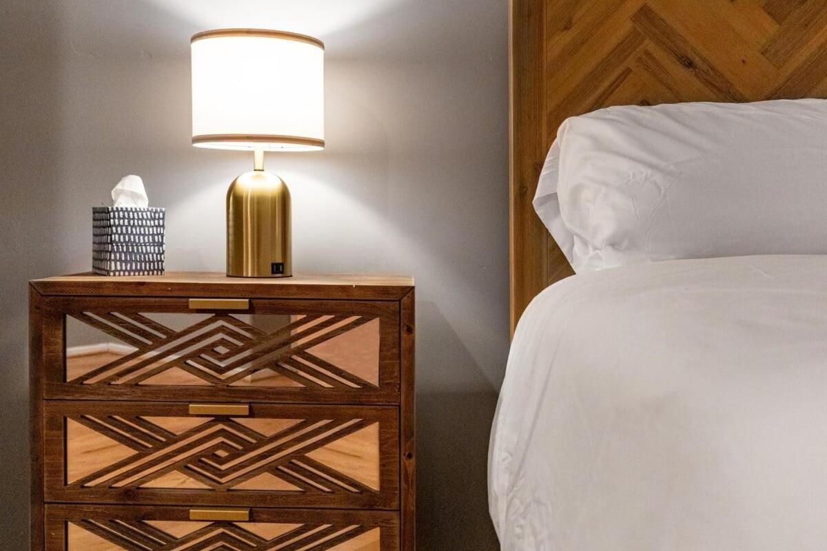 Good Times Tan Lines Ocean Views Rooftop Lounge Holiday home Carlsbad