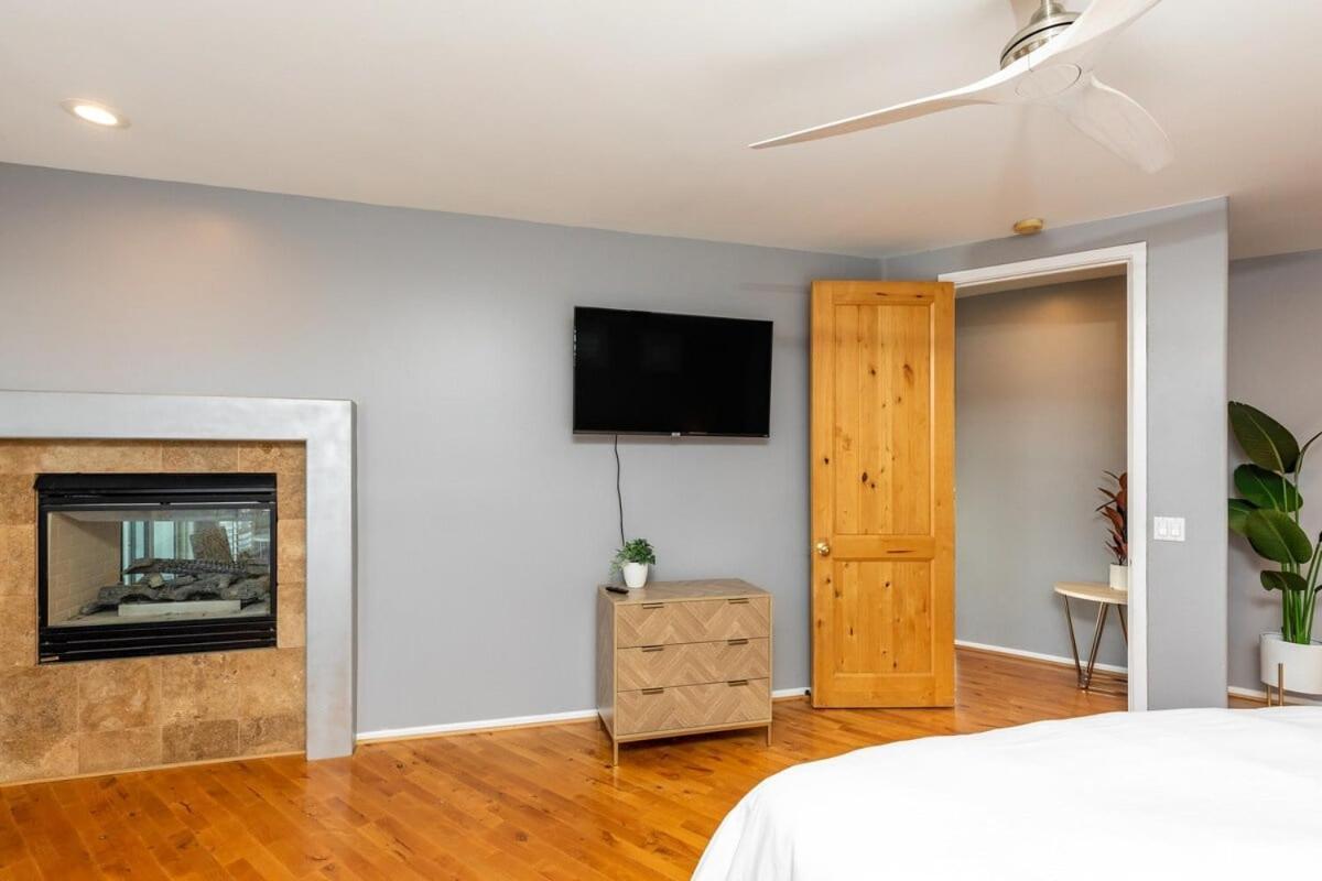 Good Times Tan Lines Ocean Views Rooftop Lounge Carlsbad