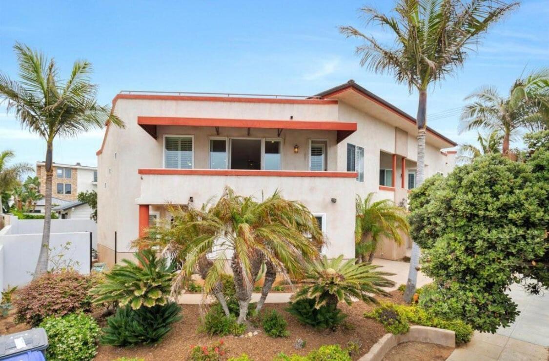 Good Times Tan Lines Ocean Views Rooftop Lounge Carlsbad