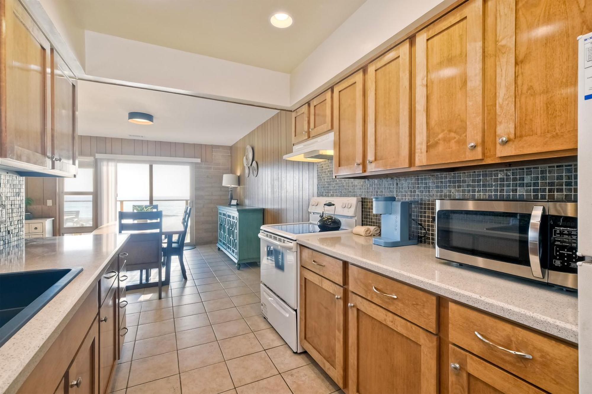 Oceanfront Getaway - Ocean Views - Fire Pit - Bbq - Access *