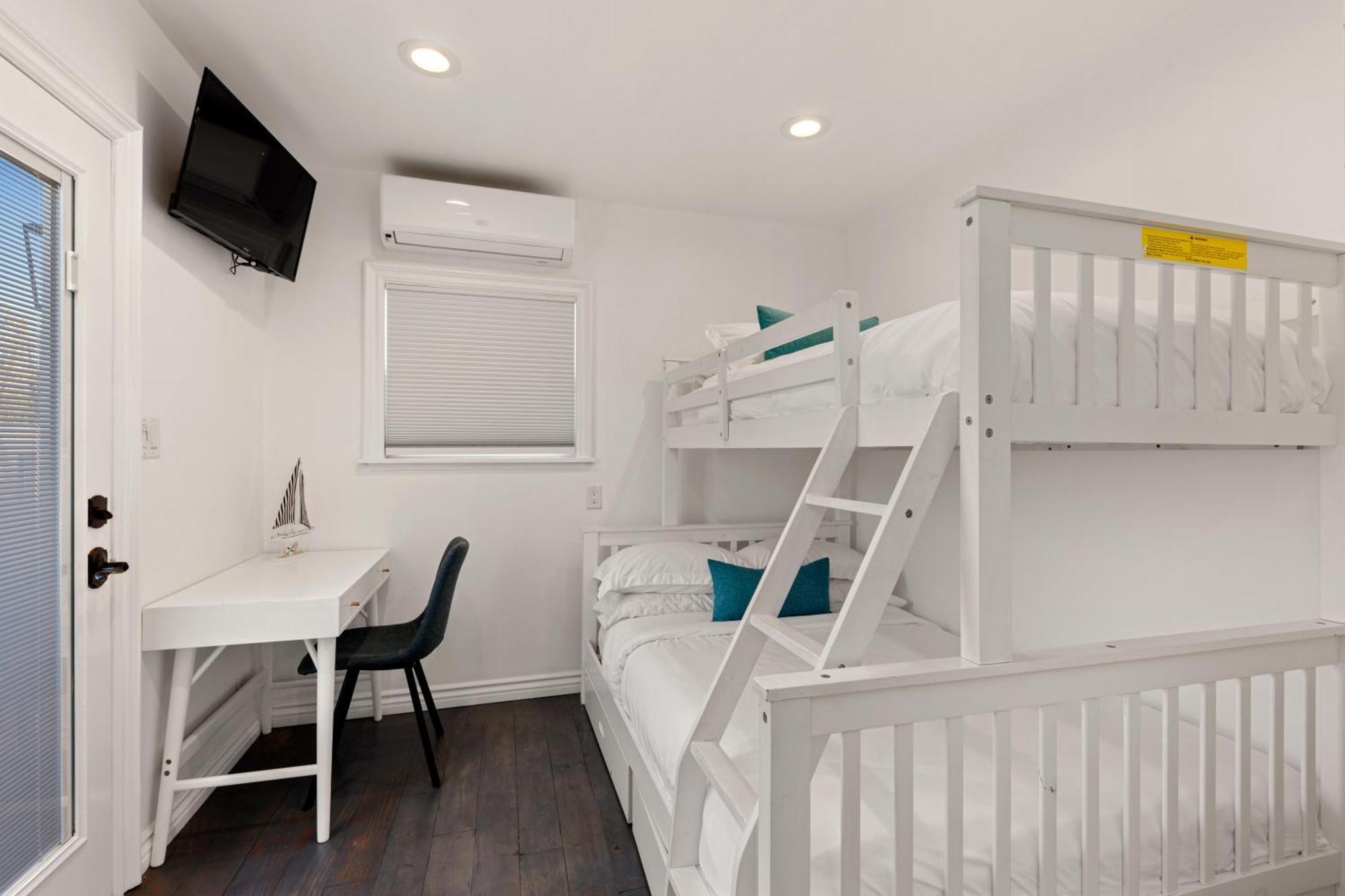 Holiday home Cb-3900a - Coastal Surfer's Dream