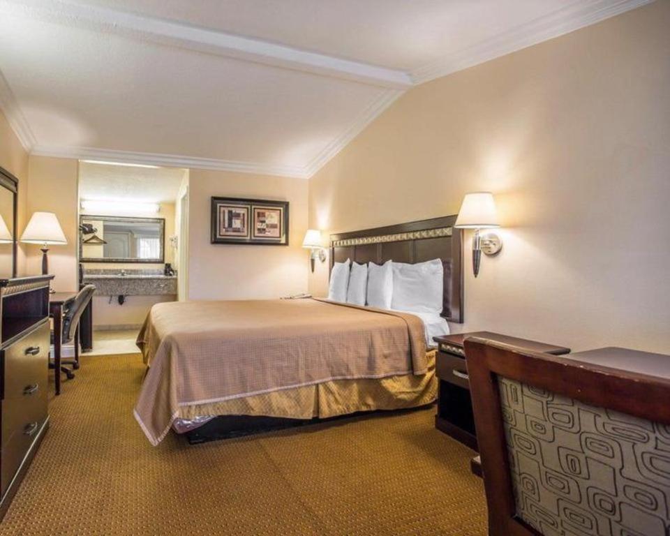 Hotel Rodeway 3*