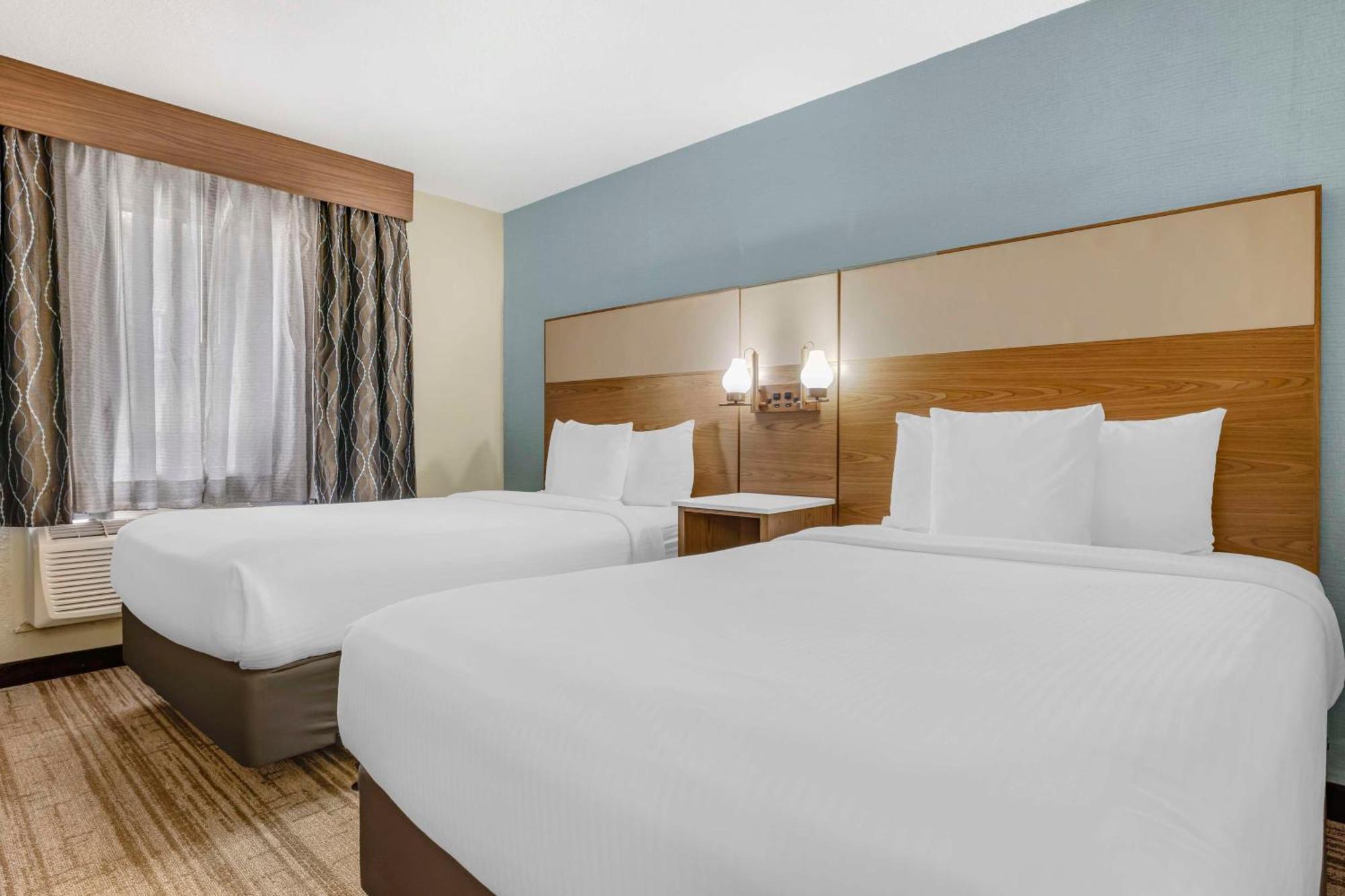 Hotel Western By The Sea