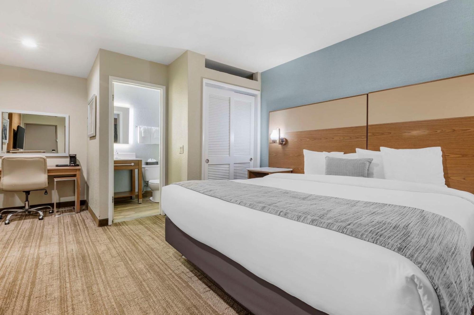 Hotel Western By The Sea 3*