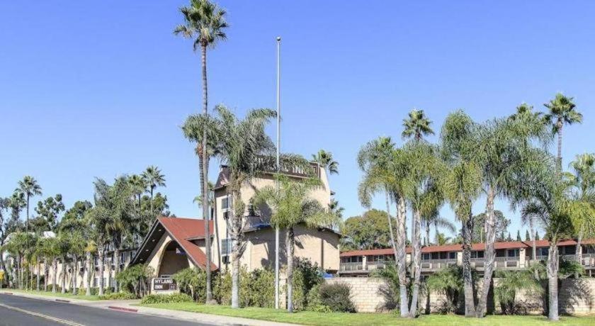 Rodeway Hotel 3*