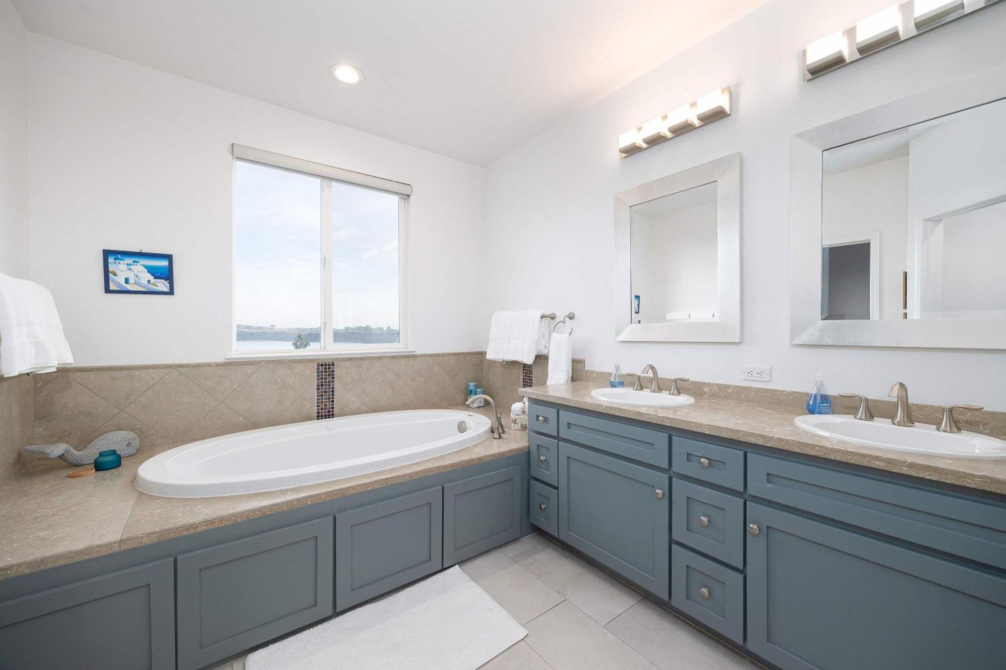 Water Views On Every Floor For Multi - Walk To The Holiday home *