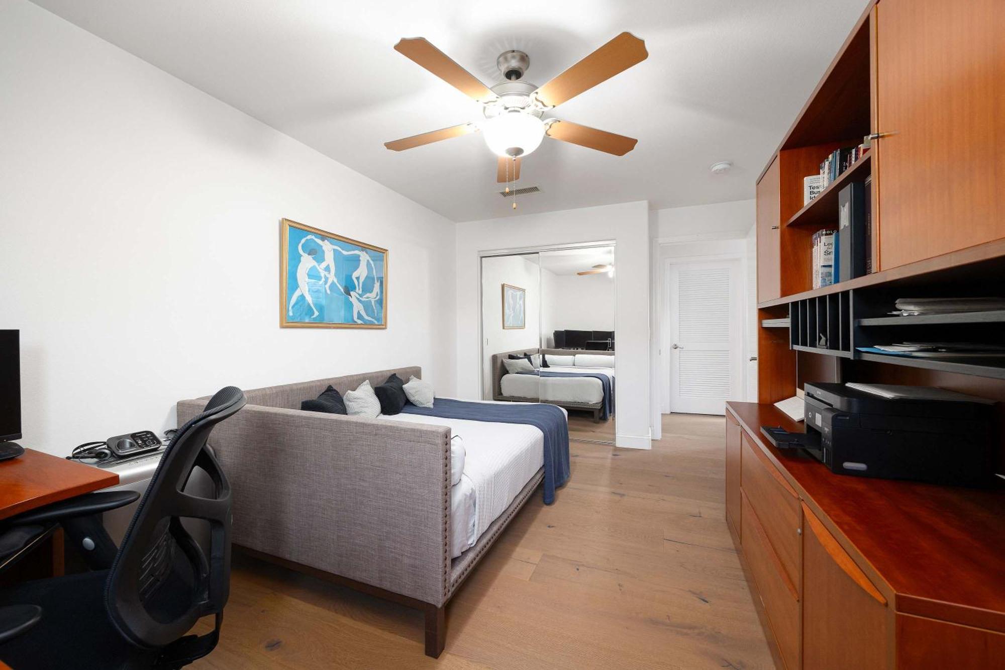 Holiday home Water Views On Every Floor For Multi - Walk To The