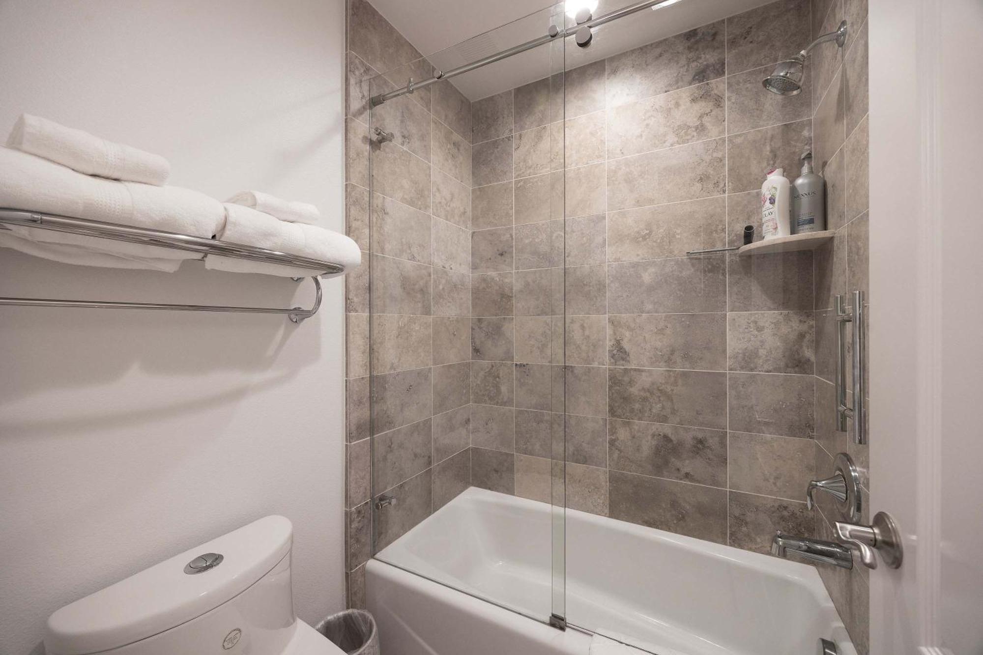 Holiday home Water Views On Every Floor For Multi - Walk To The Carlsbad