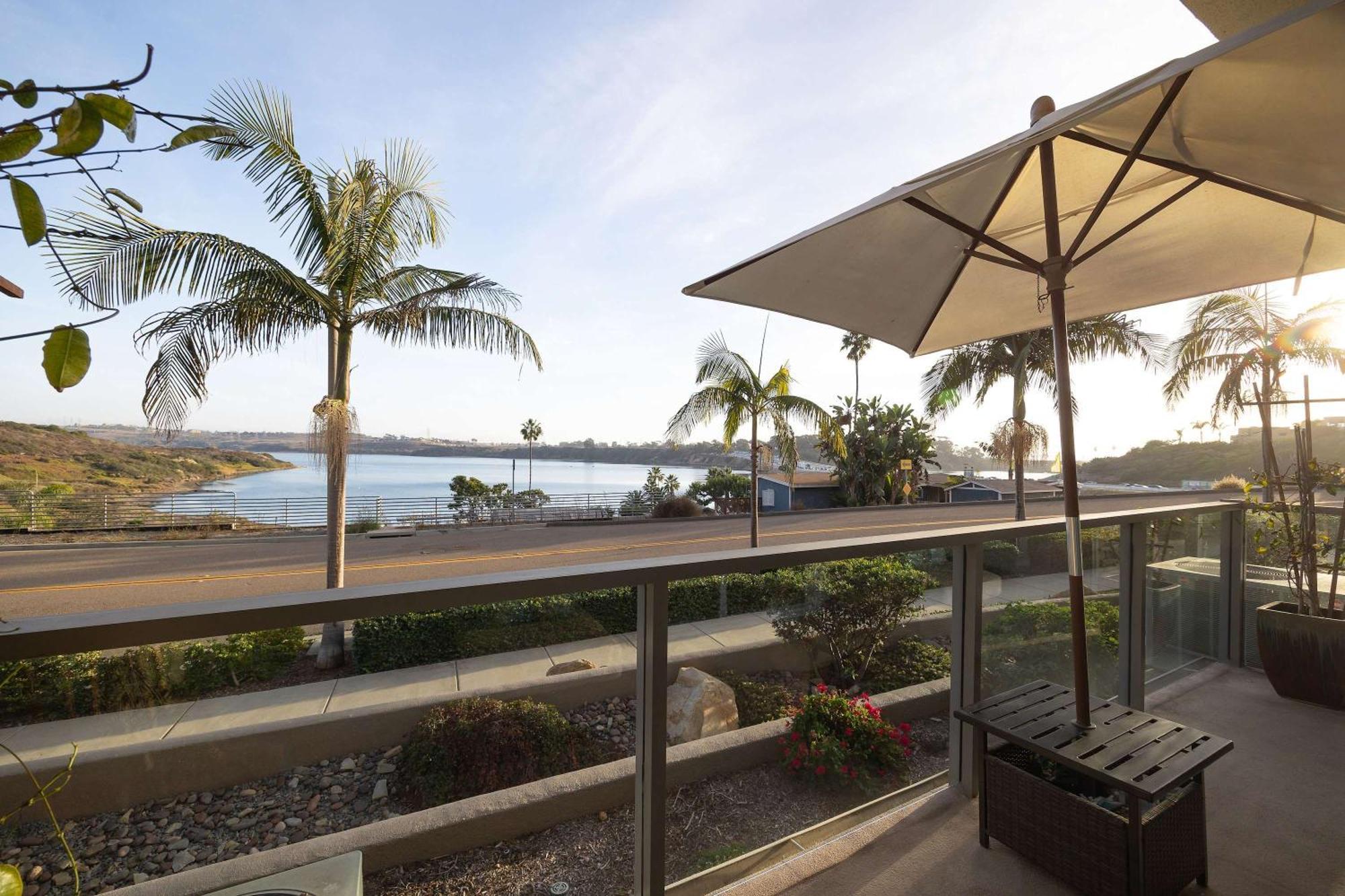 Water Views On Every Floor For Multi - Walk To The * Carlsbad
