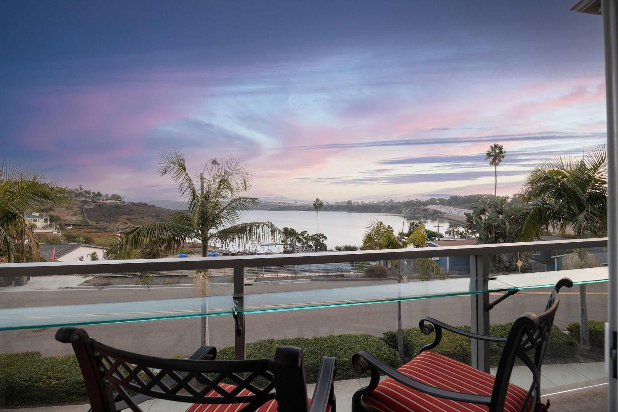Water Views On Every Floor For Multi - Walk To The