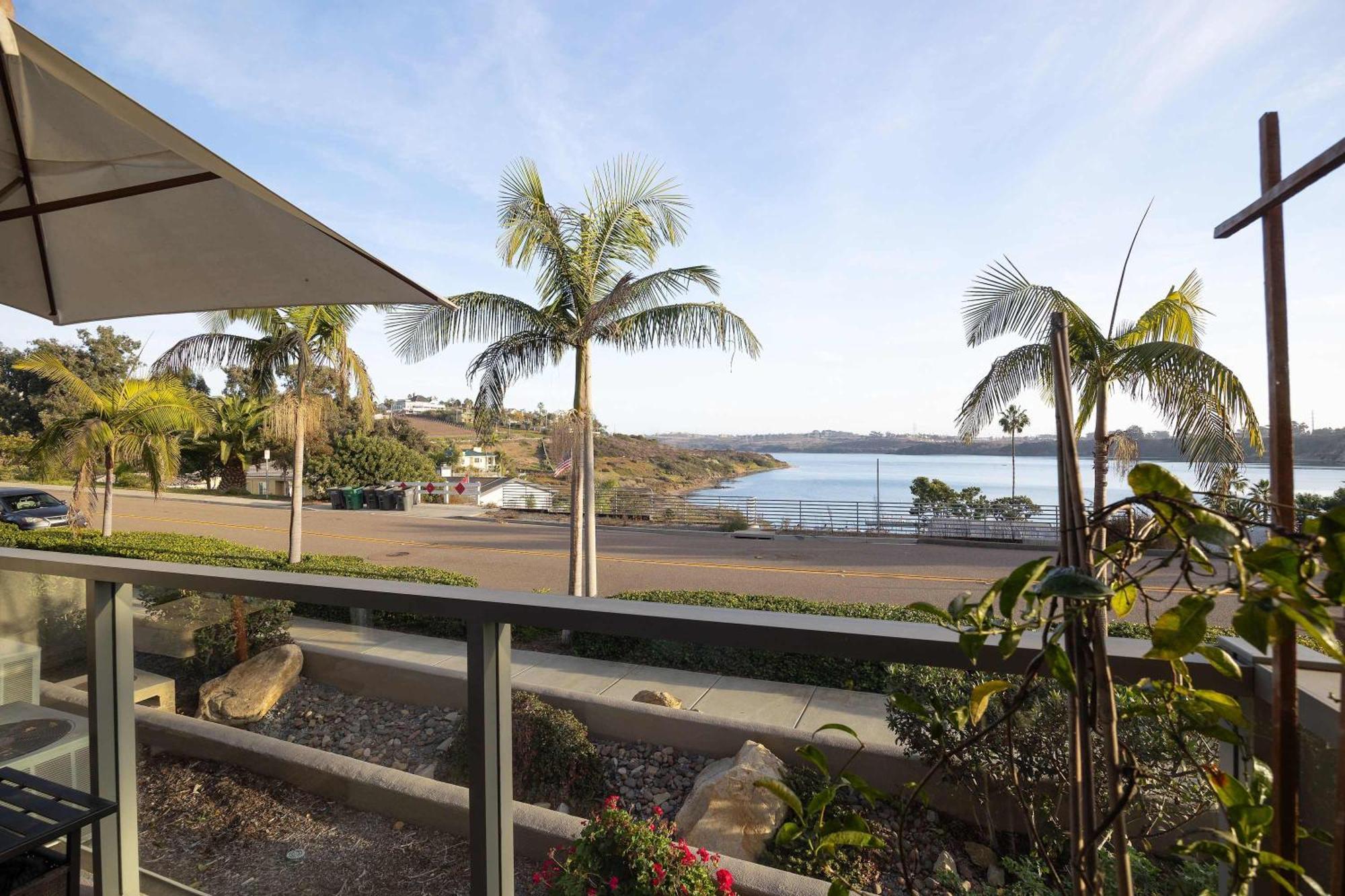 Water Views On Every Floor For Multi - Walk To The * Carlsbad
