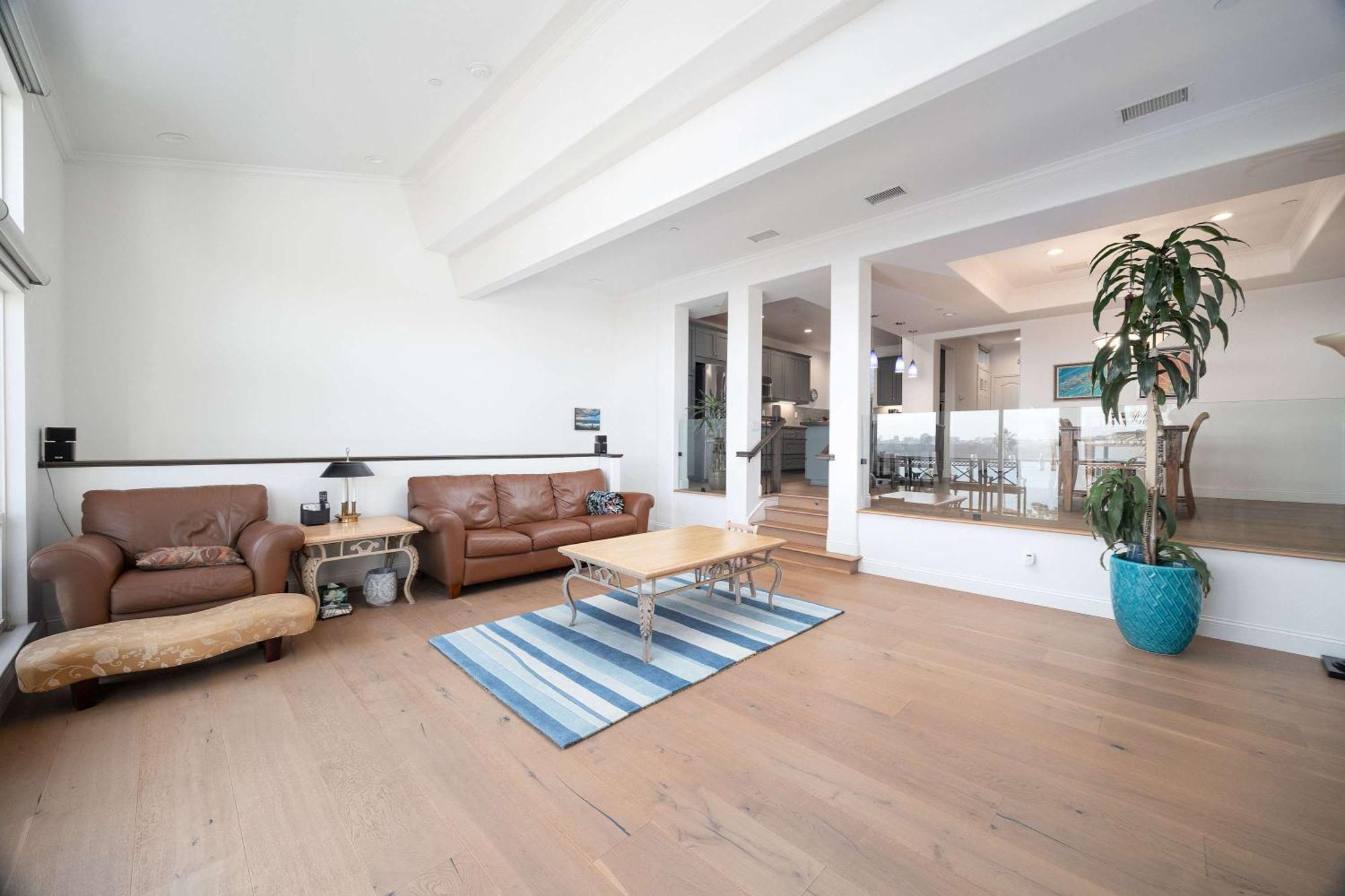Water Views On Every Floor For Multi - Walk To The Holiday home Carlsbad