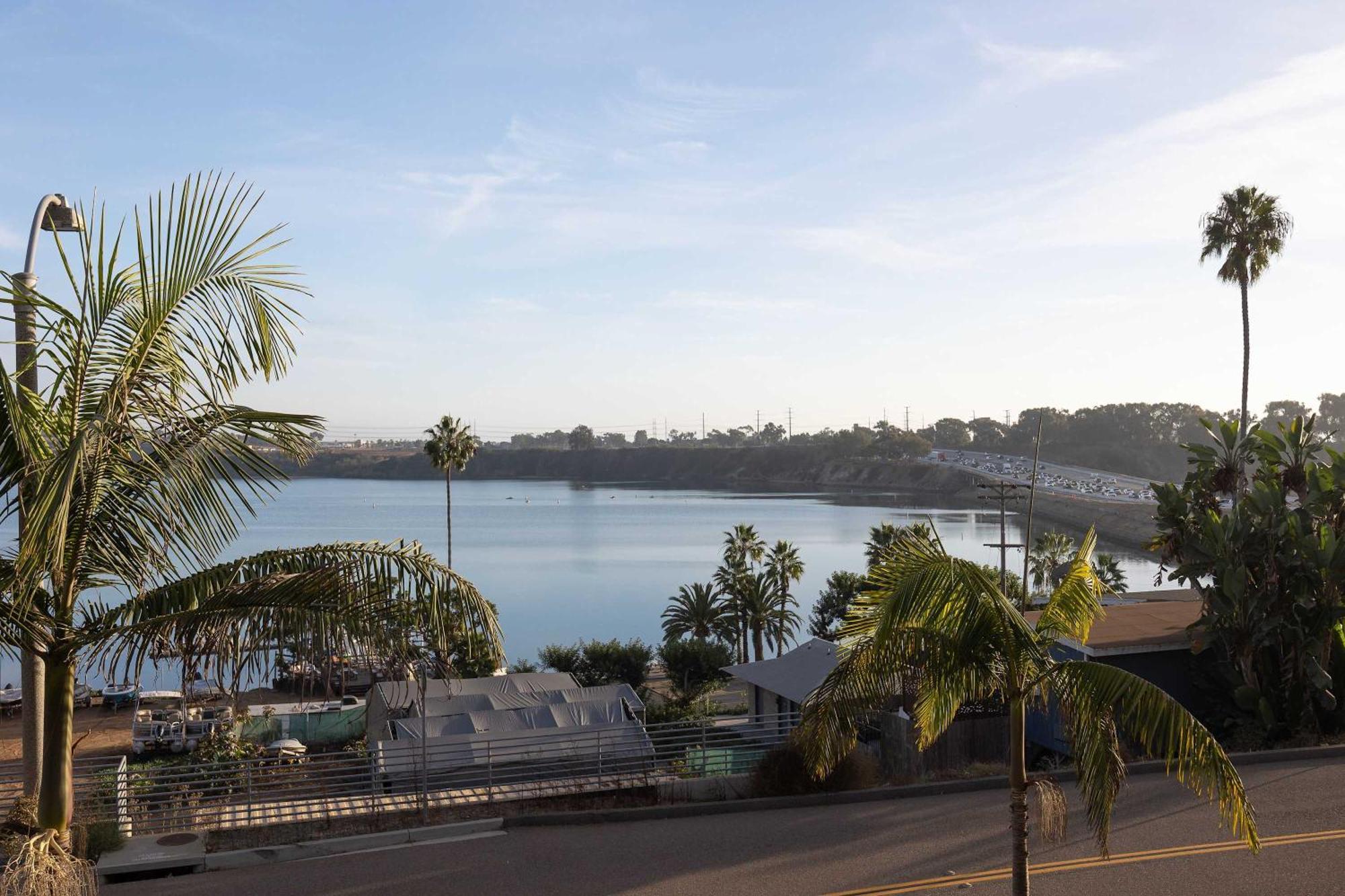 Water Views On Every Floor For Multi - Walk To The Holiday home *