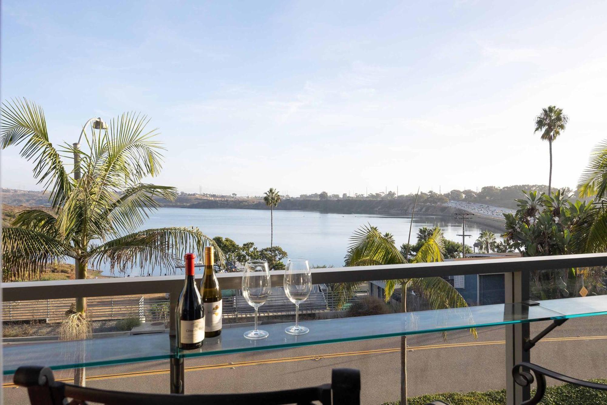 Water Views On Every Floor For Multi - Walk To The