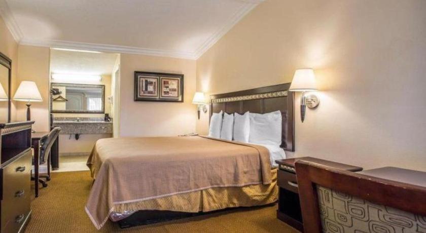 Hotel Rodeway 3*