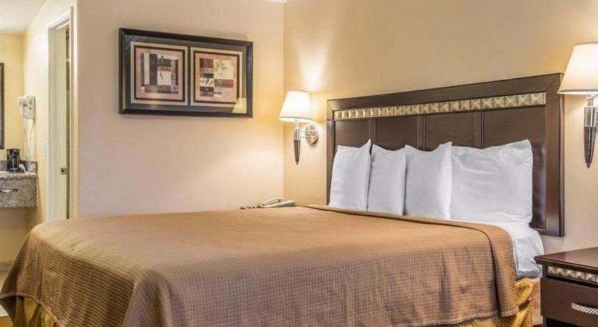 Hotel Rodeway Carlsbad