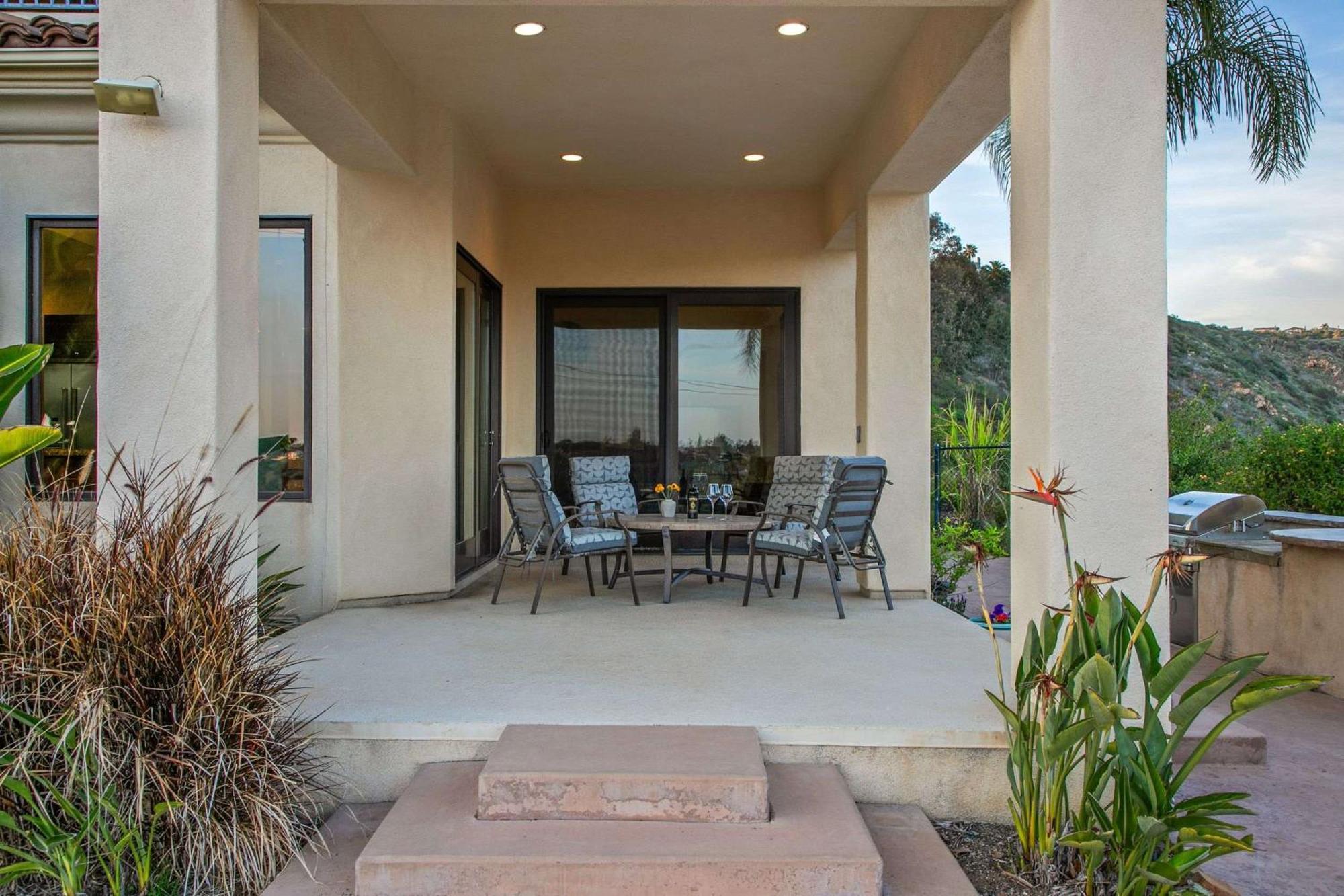 7br Estate With Pool Firepit & Views * Carlsbad