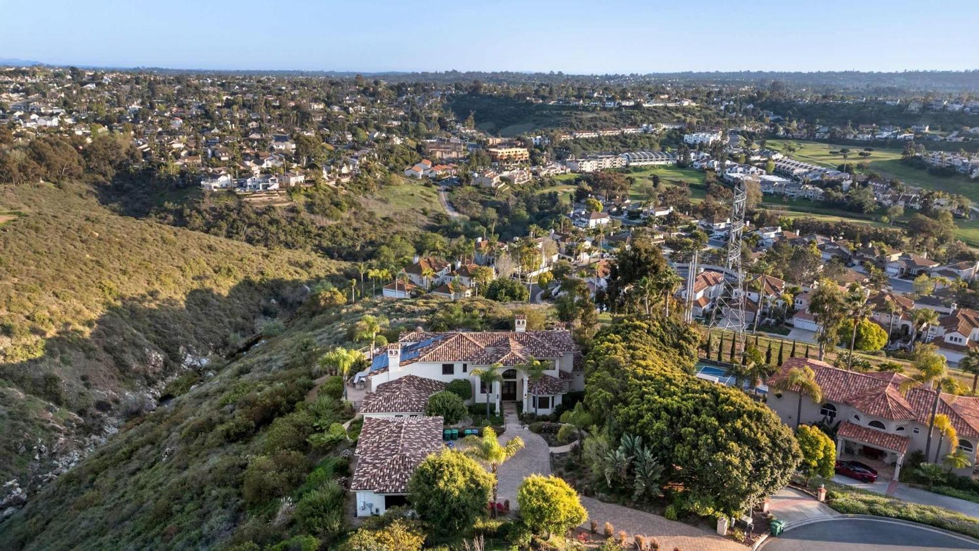 7br Estate With Pool Firepit & Views Holiday home