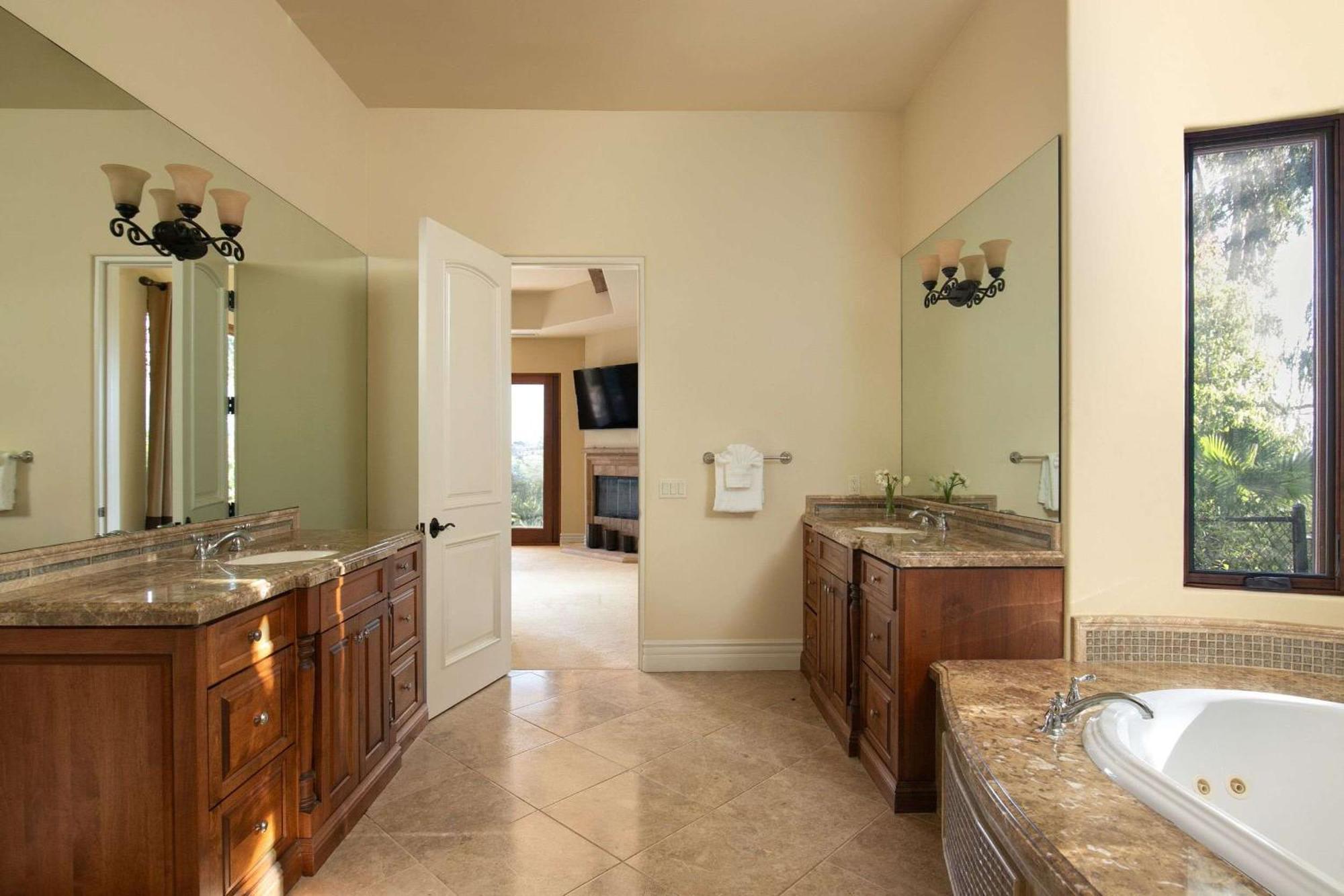 7br Estate With Pool Firepit & Views * Carlsbad