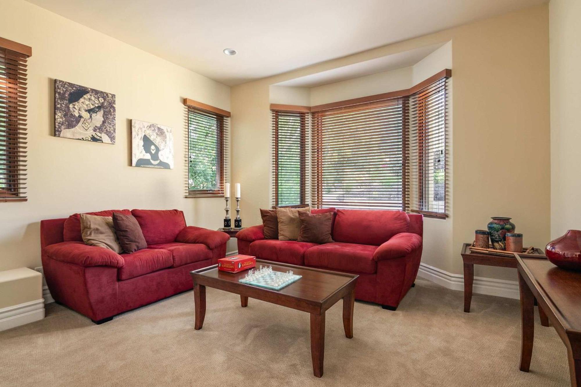 7br Estate With Pool Firepit & Views Holiday home