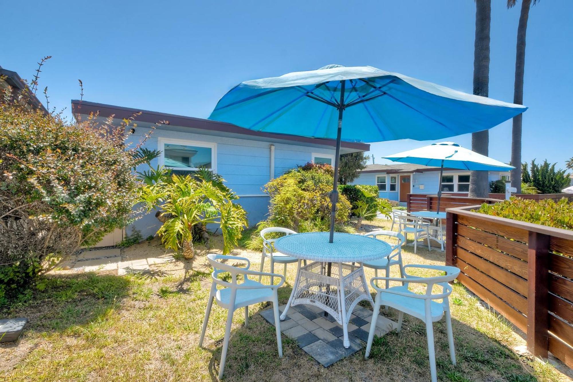 Walk 2 Beach, Ev Charger, Outdoor Dining, 2 Units Holiday home *