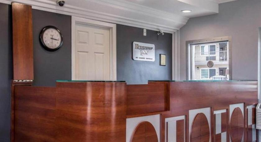 Rodeway Hotel 3*