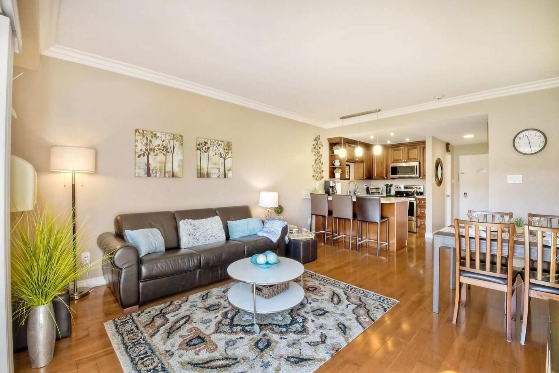 Southern Exposure With Private Balcony