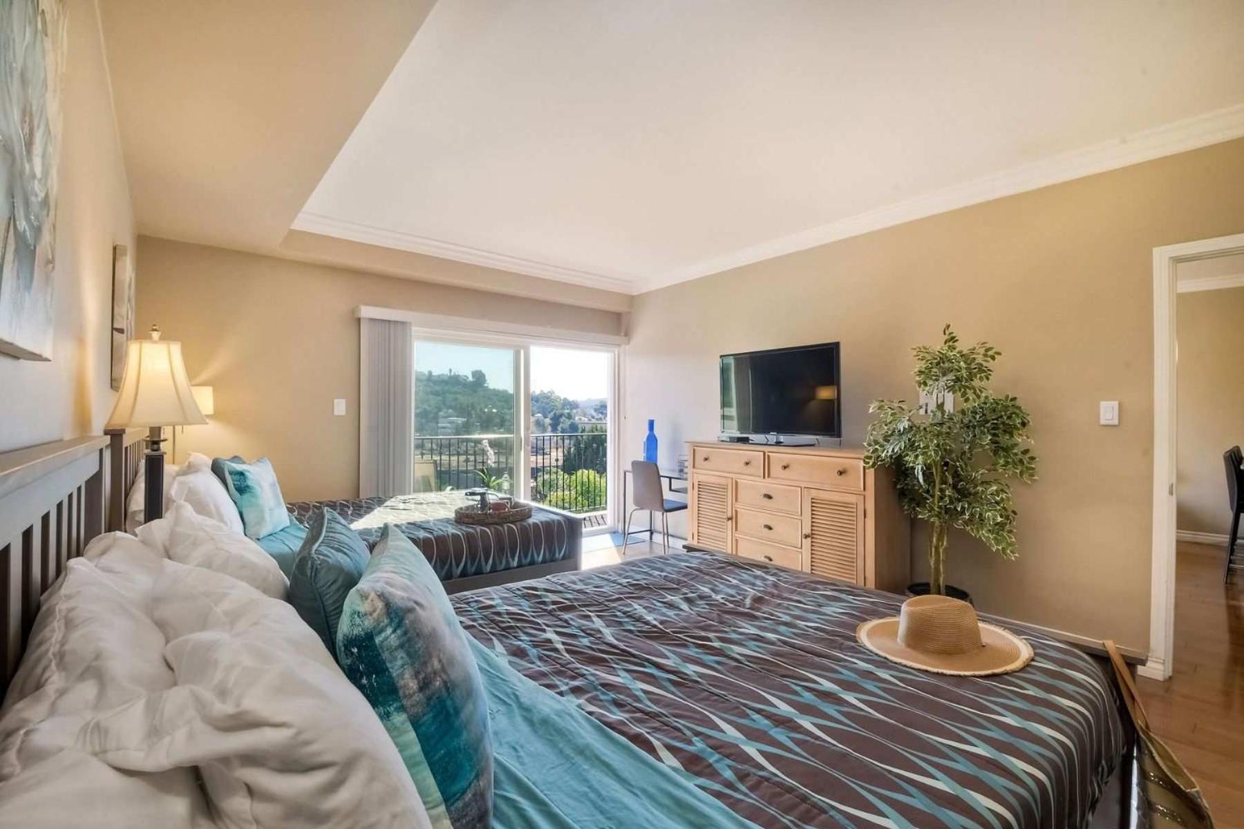 Southern Exposure With Private Balcony Holiday home Carlsbad