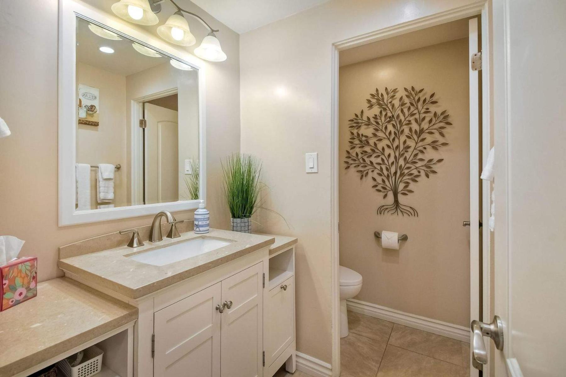 Southern Exposure With Private Balcony