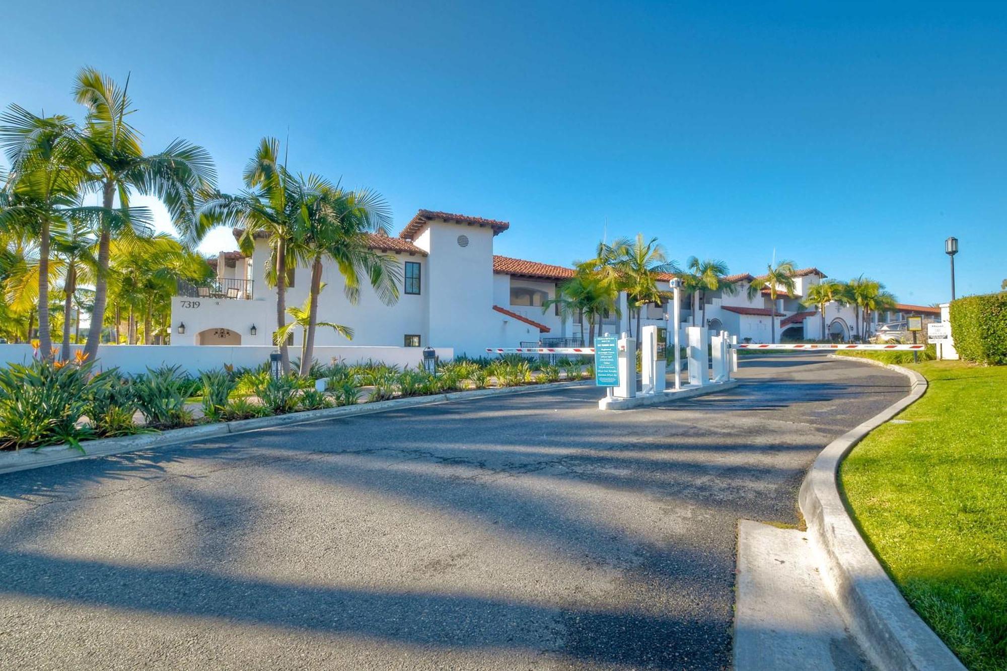 Southern Exposure With Private Balcony Holiday home *